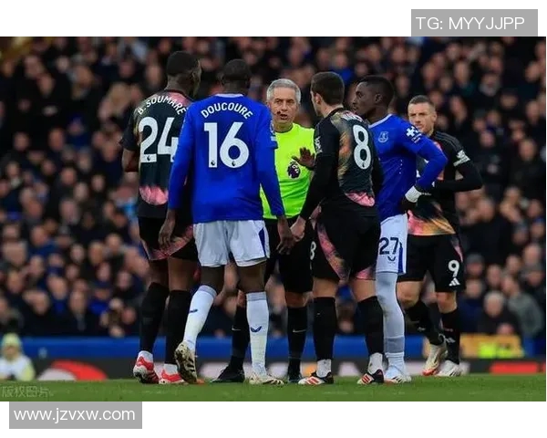 伯恩茅斯与埃弗顿激战成和比分揭晓精彩瞬间回顾